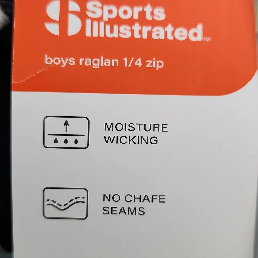 NWT SPORTS ILLUSTRATED BOYS RAGLAN 1/4 ZIP TOP